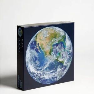 The Earth circular 1000 piece puzzle